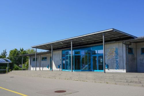 3-Fach_Sporthalle_aussen_vorne.jpg